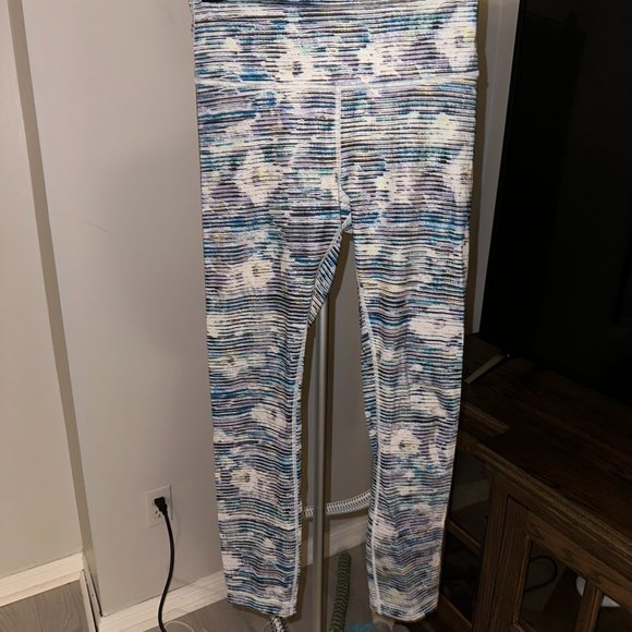 Lululemon 7/8 leggings, size 8 - Picture 1 of 2